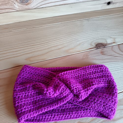 Bandeau rose brillant au crochet