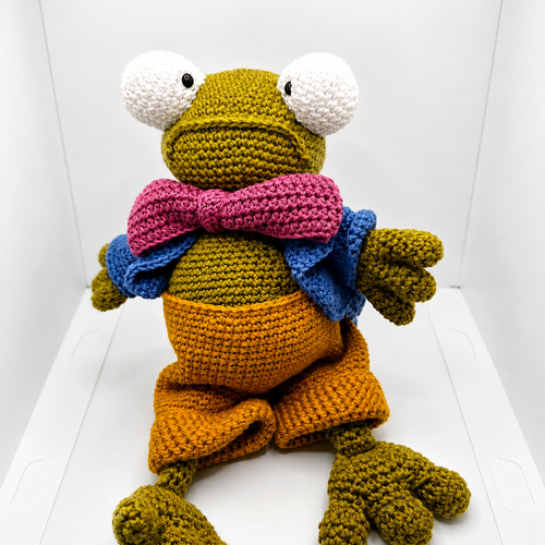 Peluche grenouille au crochet -style artisanal plein de charme