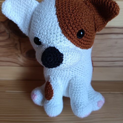 Petit chiot au crochet fait main