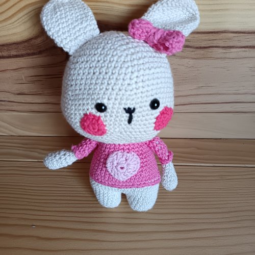 Doudou lapin au crochet fait main