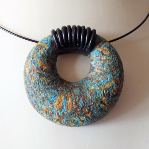 Collier texturé multicolore