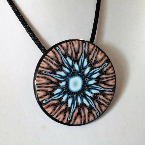 Collier pétales bleus
