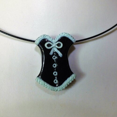 Collier dessous féminins
