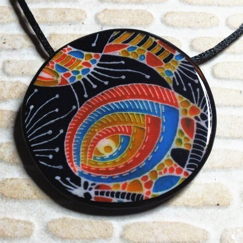 Collier motifs modernes