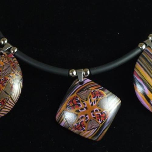 Collier aux trois pastilles identiques et pourtant si différentes