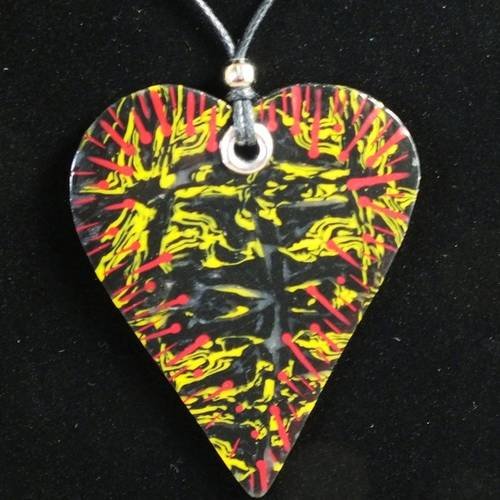 Collier coeur qui saigne tout plat tout léger 