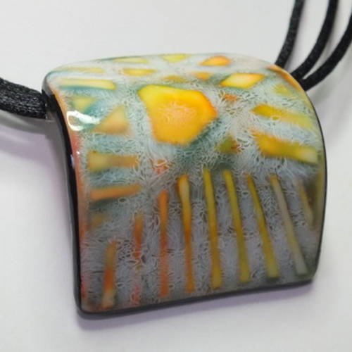 Nouveau collier imitation céramique - carré et curve 