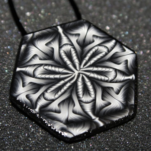 Collier exagonale zentangle