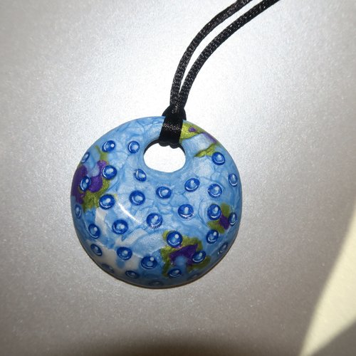 Donut bleu avec bulles bleues