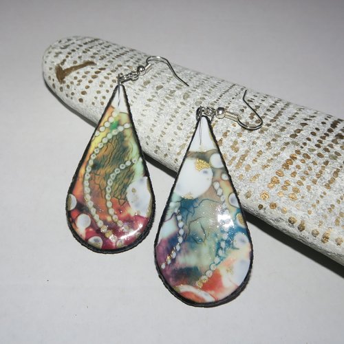 Boucles d'oreilles dépareillées