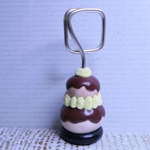 Religieuse chocolat porte-photo