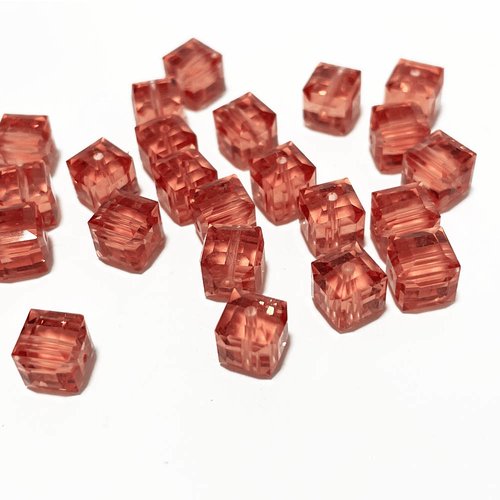 5 mm. swarovski. 5 cubes saumon. 5601 612