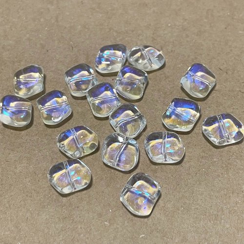 9 mm. 5 perles pépites en verre. transparent ab