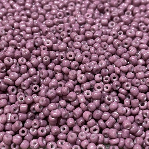 225 g. perles de rocaille 2 mm. violet opaque