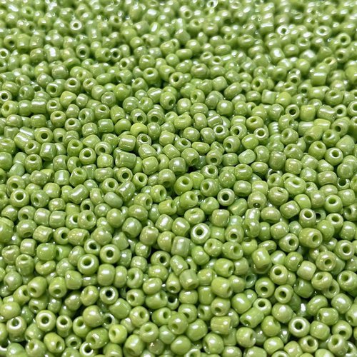 225 g. perles de rocaille 2 mm. vert pomme