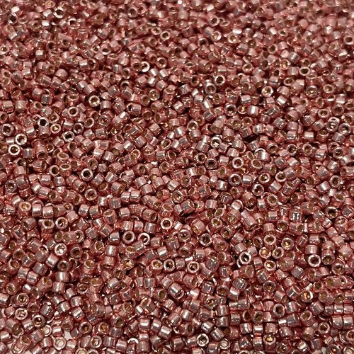 5 g, perles miyuki delica 11/0, corail foncé galva 1839. duracoat