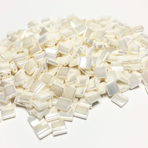 Miyuki tila beads, ivoire brillant, 5*5*1,9 mm. col 0592 ivory ceylon