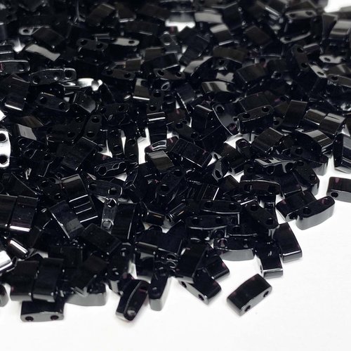 5 g, half tila beads, noir brillant. 5*2,3*1,9 mm. htl0401