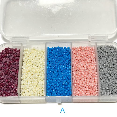 Coffret 5 couleurs. perles de rocailles 12/0. 90 grammes