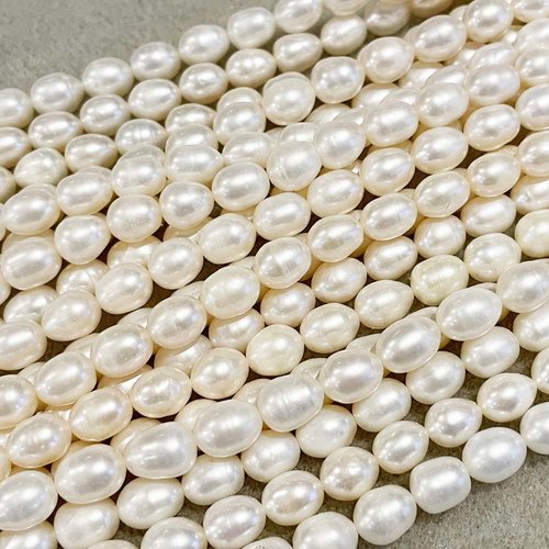 8-9 mm. perles de culture eau douce naturelle. 10 perles