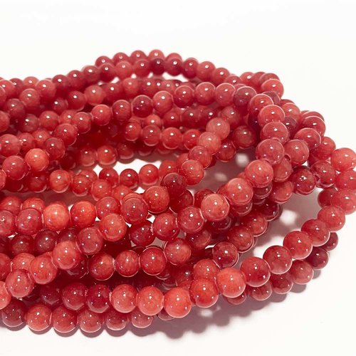 6 mm. perles en jade mashan naturelle. rouge cerise teintée. au fil.