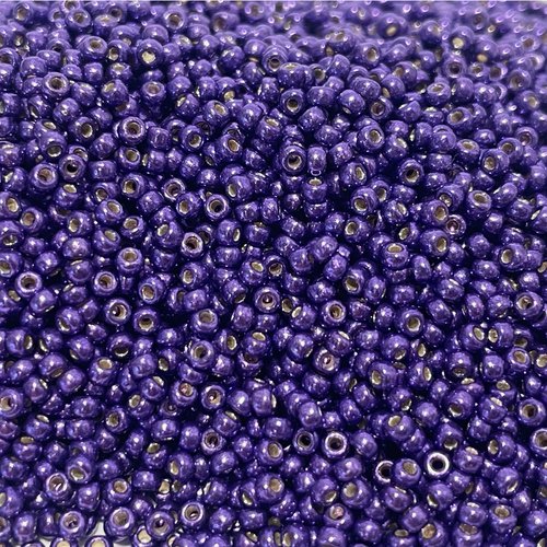 10 g. perles miyuki rocailles 11-0. lila foncé 5110