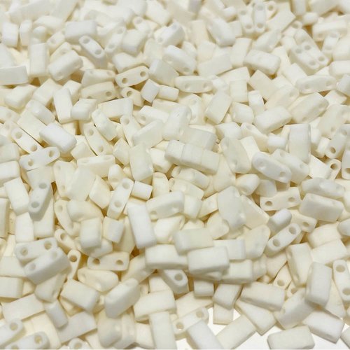 5 g, perles half tila beads, crème opaque mat 2021