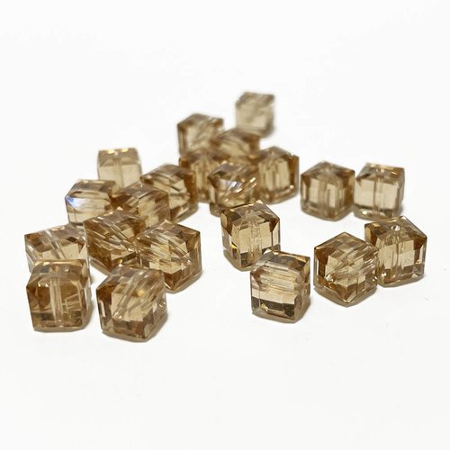 5 mm. swarovski. 5 cubes topaze. 5601 610