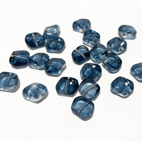 9 mm. 5 perles pépites en verre. bleu jeans