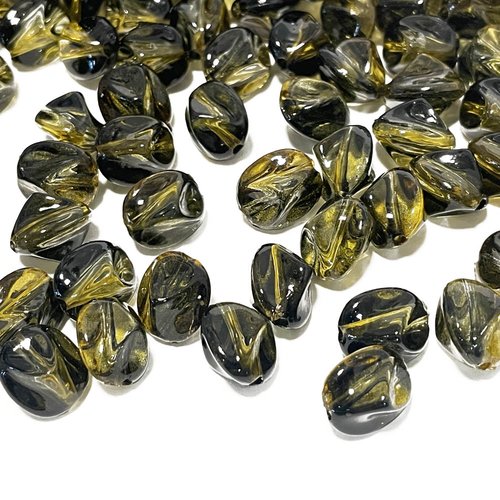 30 perles olive twist en acrylique. 12x8 mm, kaki