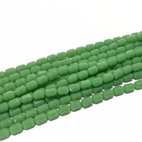 5 mm, perles tubes facettes vert pomme. 80 p