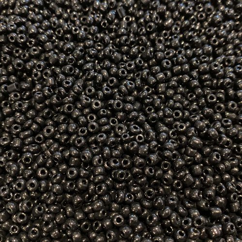 225 g. 3 mm, perles de rocaille, noir brillant. grade a