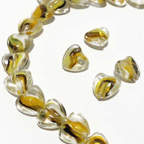 12 mm . perle coeur en verre vernissé. jaune marron