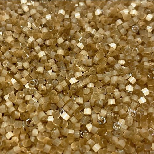 5 g. perles miyuki delica 11/0. cannelle soie satiné. 1802