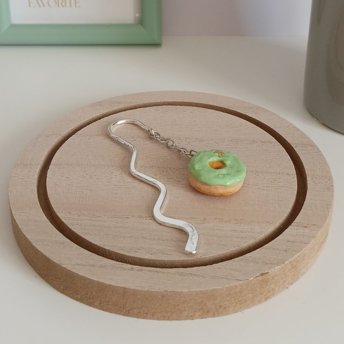 Marque page donut en pâte polymère