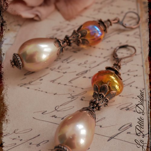 Boucles d'oreilles de style victorien avec perles en nacre et verre autrichien