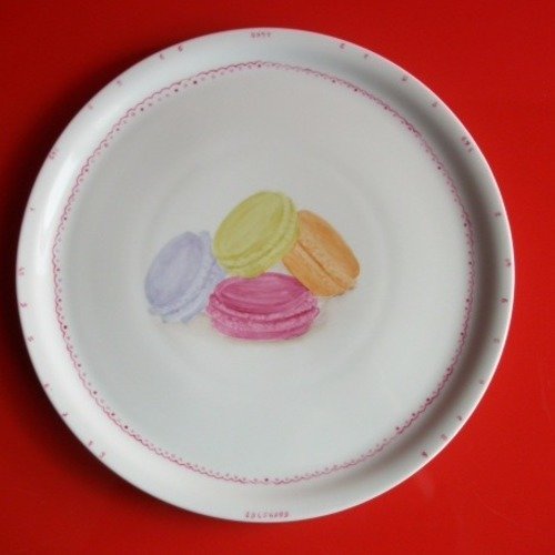 Plat à tarte diviseur en porcelaine " macarons multicolores" - cadeau maîtresse - cadeau nounou