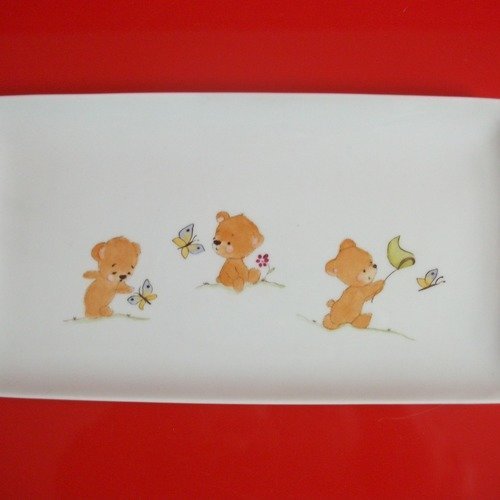 Plat rectangulaire en porcelaine de limoges  " trois oursons jouent avec des papillons "