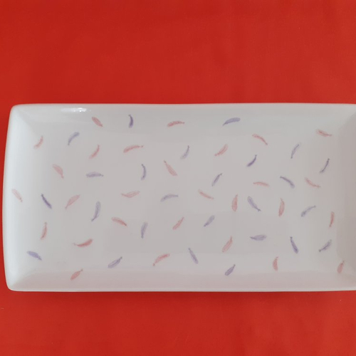Plat rectangulaire en porcelaine peint à la main de "plumes" - cadeau maîtresse - cadeau nounou