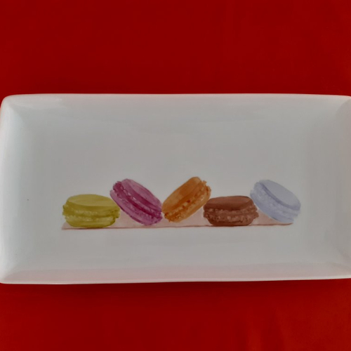 Plat rectangulaire en porcelaine peint à la main de "macarons multicolores" - plat à cake, à bûche de noël - cadeau de noël
