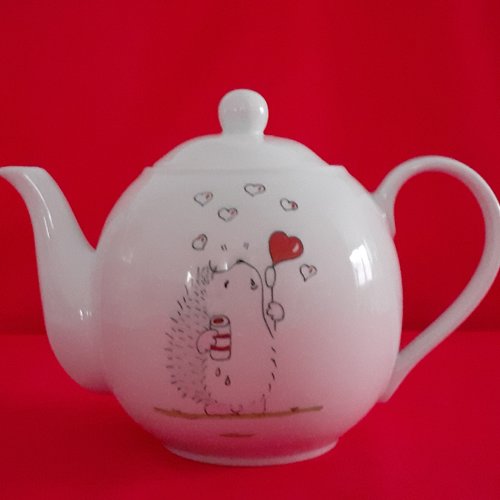 Théière en porcelaine décorée à la main "hérisson souffle des cœurs" - cadeau de noël