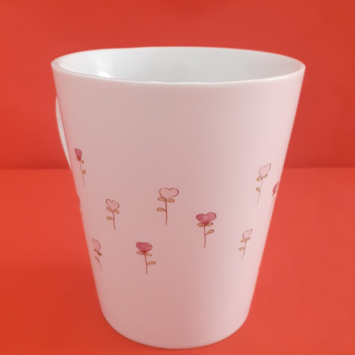 Mug personnalisable en porcelaine décoré à la main d'un " semi de fleurs cœurs" - cadeau de noël - cadeau maîtresse - cadeau nounou