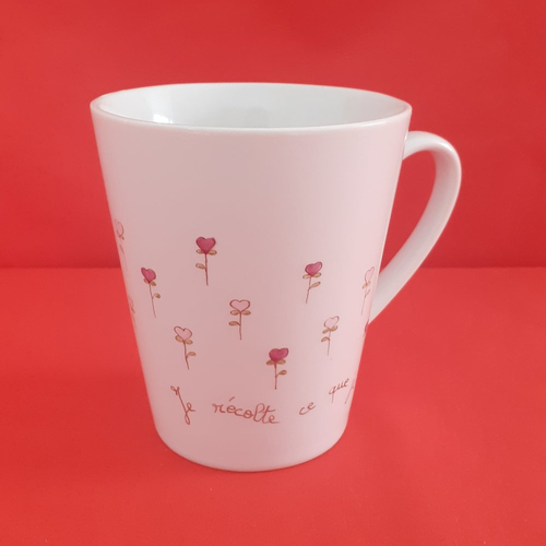 Mug personnalisable en porcelaine décoré à la main d'un " semi de fleurs cœurs - je récolte ce que je s'aime " cadeau de noël