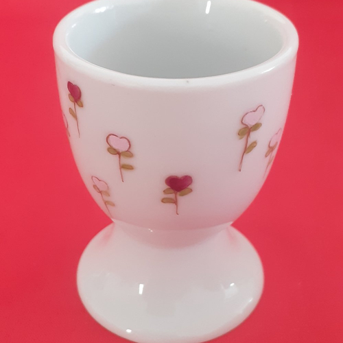 Coquetier en porcelaine décoré de "fleurs cœurs", peint à la main, coquetier adulte, enfant.