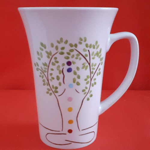 Tasse "ici et maintenant", silhouette  de yogi, ancrage à la terre, alignement ciel - terre. cadeau de noël. cadeau d'anniversaire