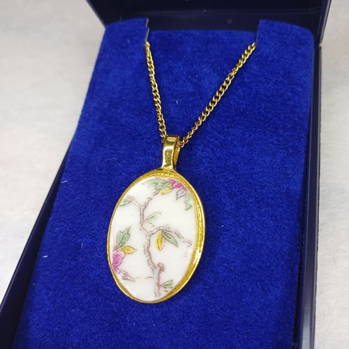 Collier vaisselle ancienne
