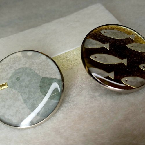 Lot de 2 broches/badges thème marin