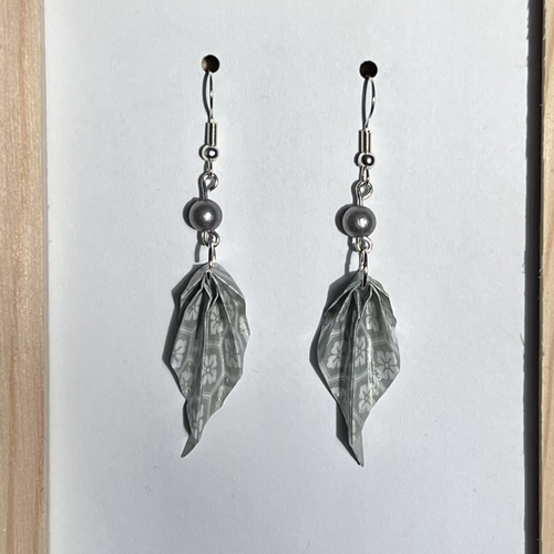 Boucles d'oreilles argentées origami : thème hiver