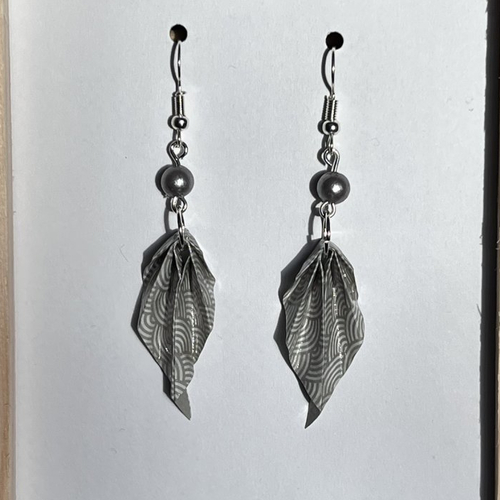 Boucles d'oreilles argentées origami : thème hiver