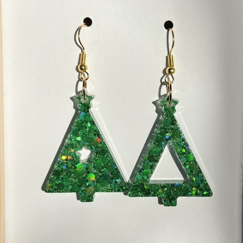 Boucles d'oreilles en résine - sapin paillettes vertes